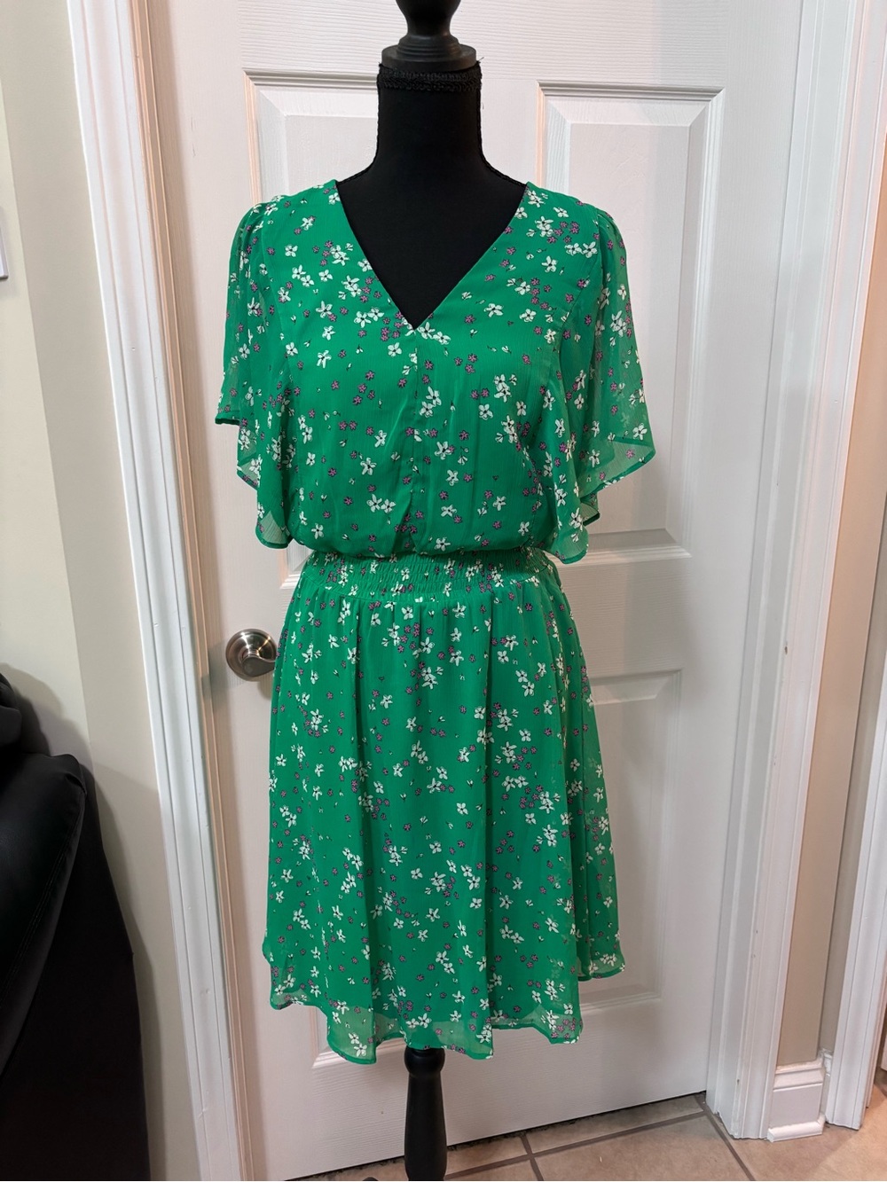 Dkny Green Floral V-Neck Flutter Sleeve Dress